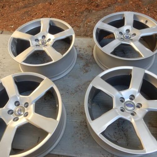 GENUINE 20″ VOLVO CRATUS XC60 XC90 ALLOY RIMS 8X20 ET49