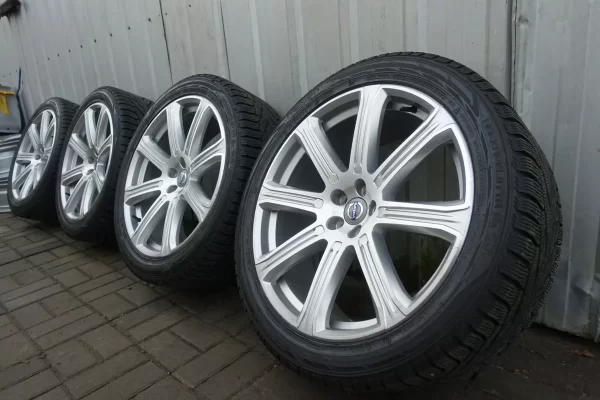 Volvo XC90 9Jx21 ET 38,5 5x108 275/40 - Image 3