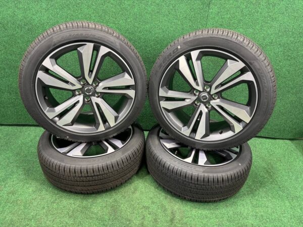 Volvo V60 19 INCH Wheels and Tires Set 235/45R19 Date 4423 - Image 3