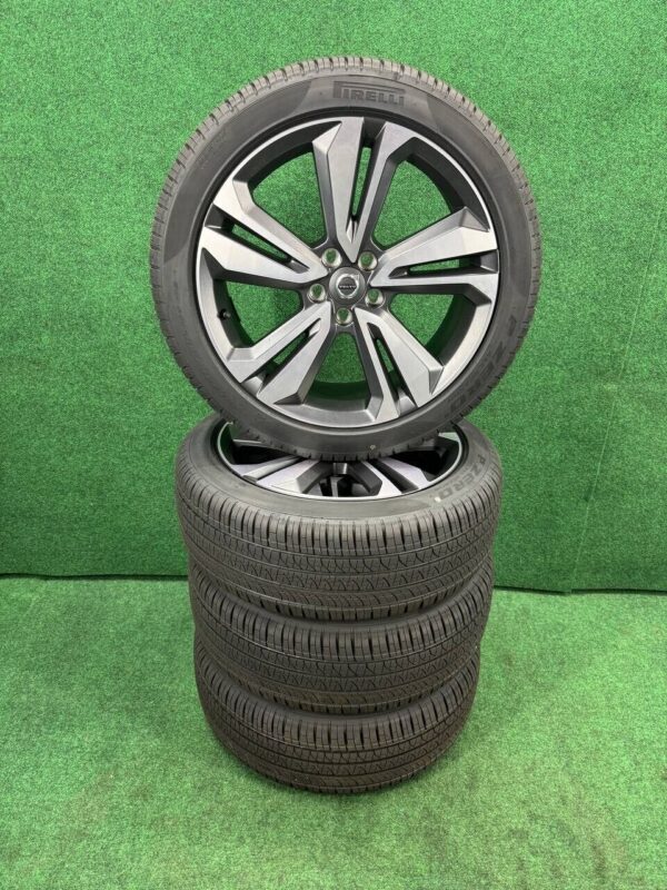 Volvo V60 19 INCH Wheels and Tires Set 235/45R19 Date 4423 - Image 4