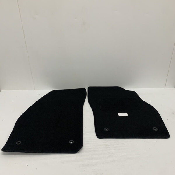 Genuine Volvo S40 Tailored Mats - Image 6