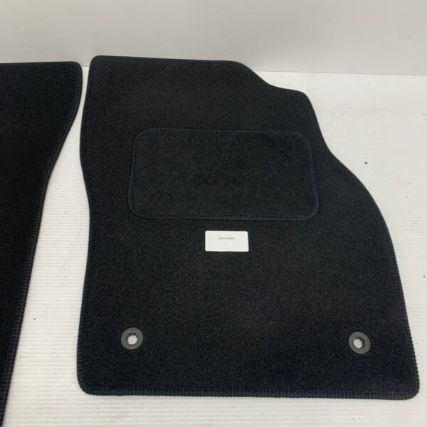 Genuine Volvo S40 Tailored Mats - Image 4